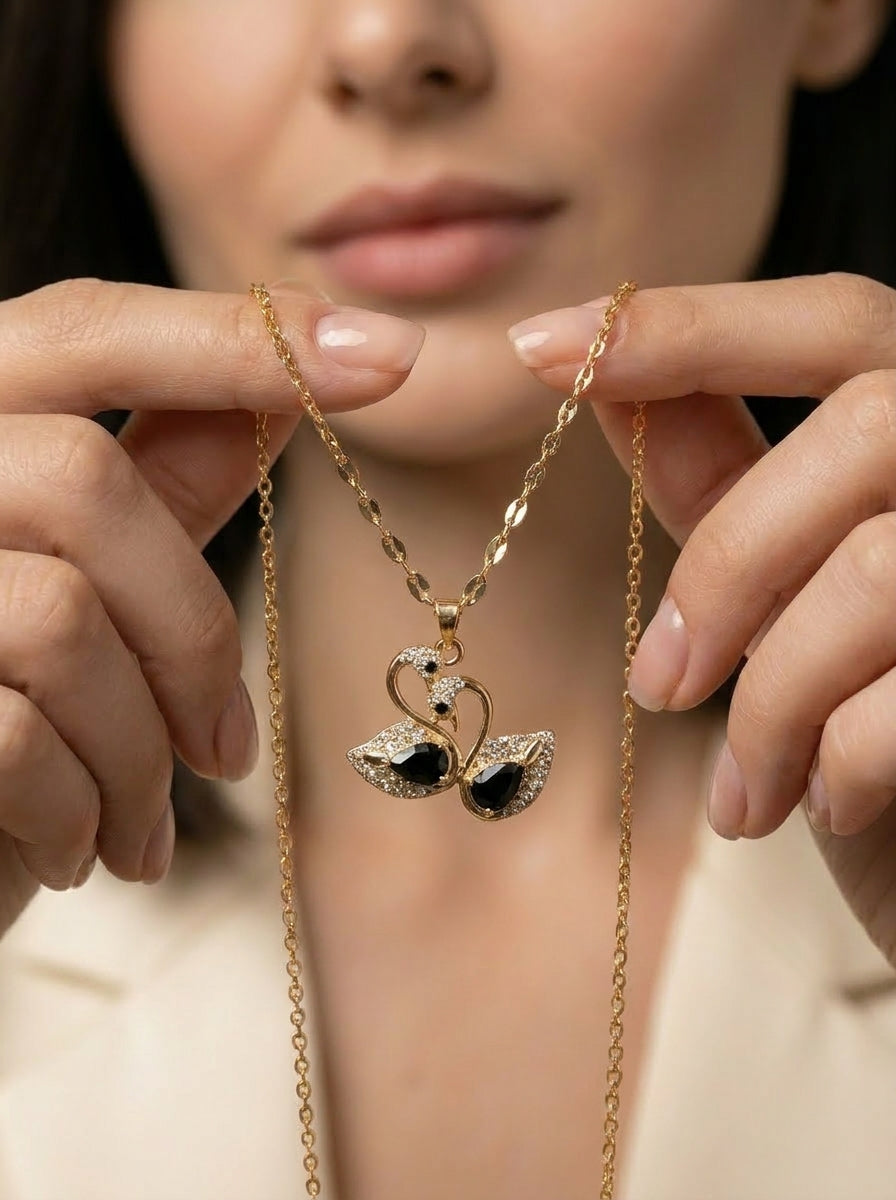 Couple Swan Pendent